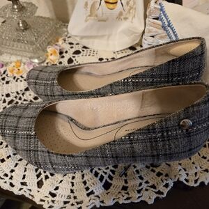 Life Stride Black and Gray Plaid Heels